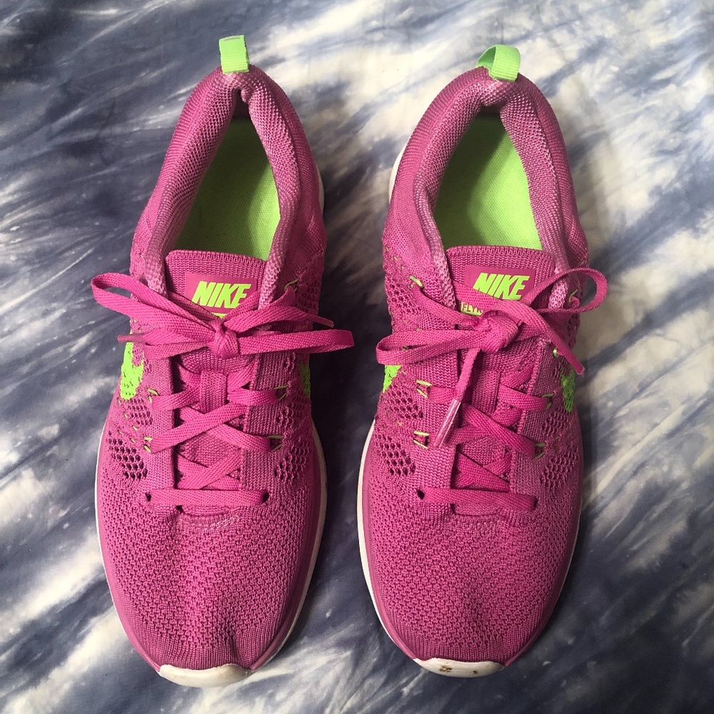 Nike flyknit running shoes
